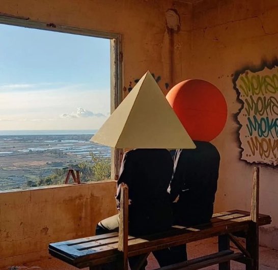 S_Galimberti's tweet photo. La conoscenza che la geometria cerca è quella dell’eterno. (Platone) https://t.co/gzr6dutPUE