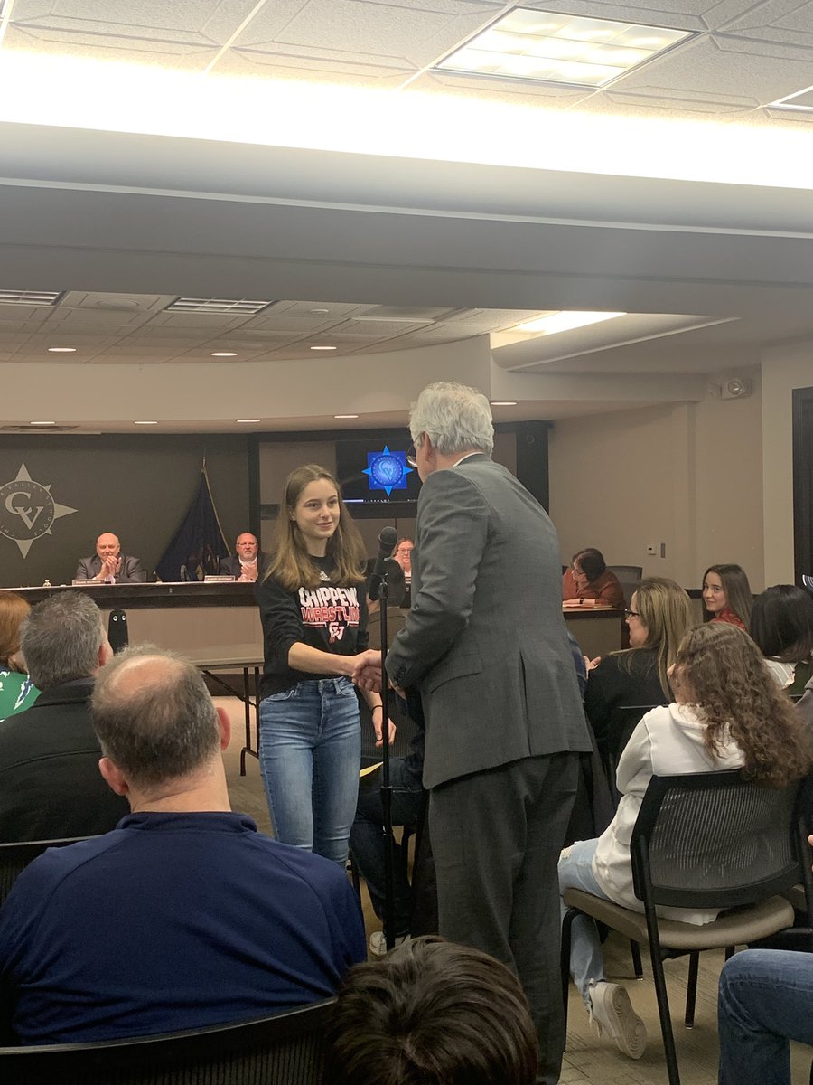 schihl's tweet photo. Thank you @RonRobertsGoCVS and the school board for recognizing our wrestlers tonight!#GoBigReds @cvhs_bigreds #Growgirlswrestling https://t.co/nhfdnAHaSk