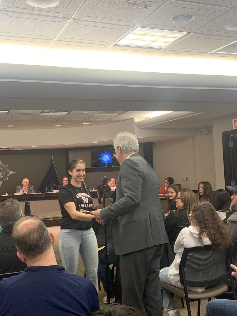 schihl's tweet photo. Thank you @RonRobertsGoCVS and the school board for recognizing our wrestlers tonight!#GoBigReds @cvhs_bigreds #Growgirlswrestling https://t.co/nhfdnAHaSk