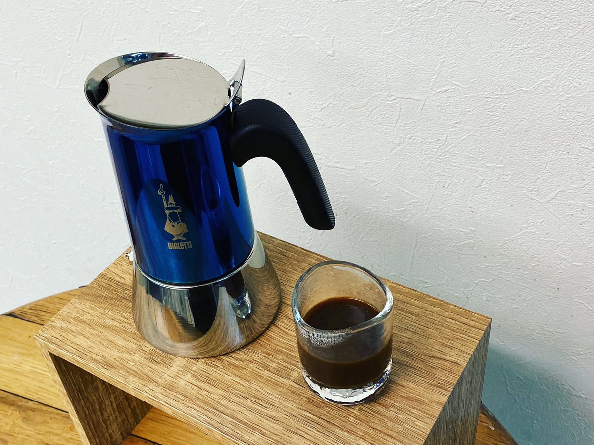 kodokunocoffee's tweet photo. 凛とした美しさ!
#ビアレッティ #bialetti
#マキネッタ #bluevenus
#mokapot #コーヒーサムライ
#coffeesamurai https://t.co/S5OkLRDAjp