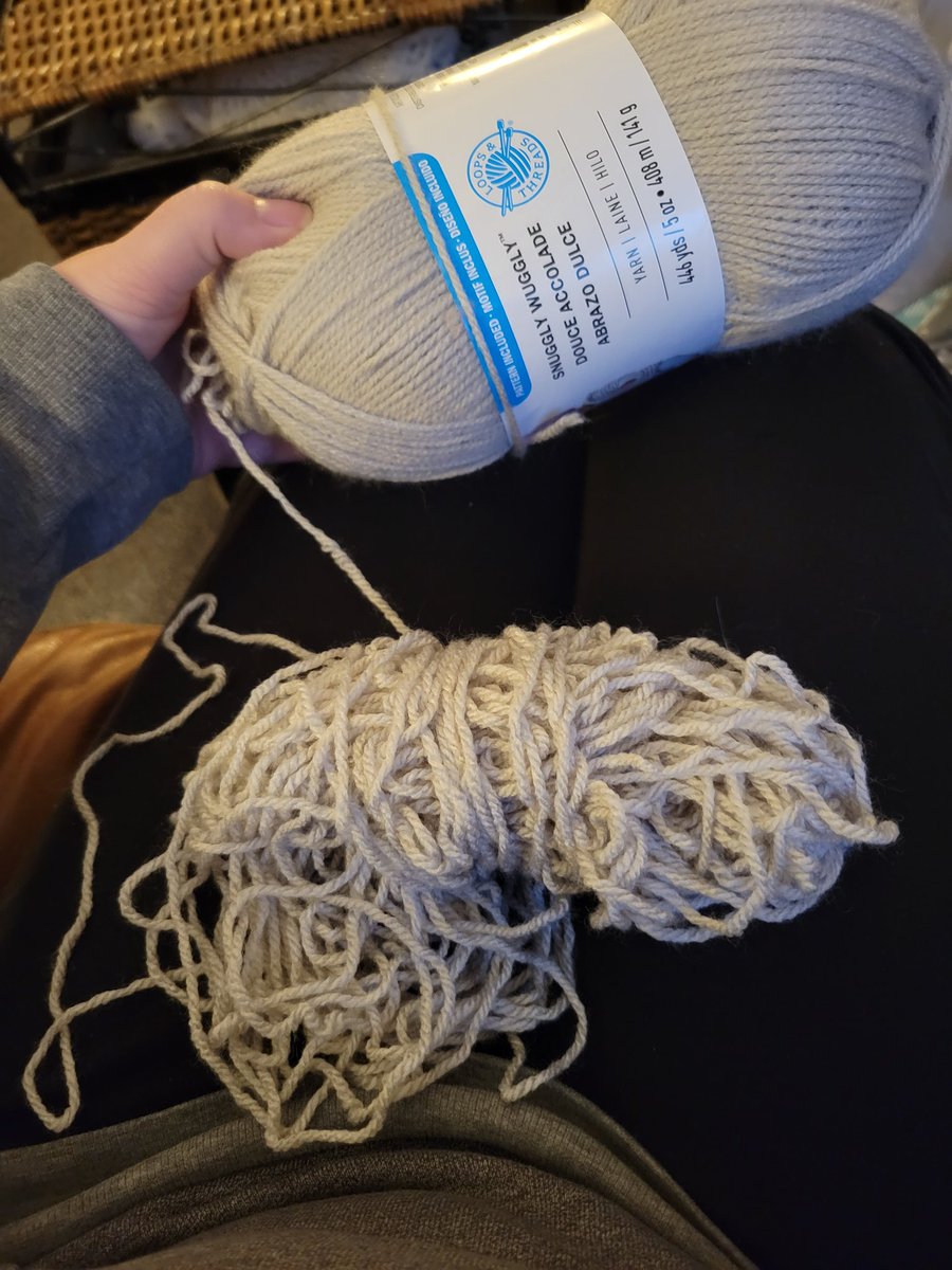 ActuallyYarn's tweet photo. So much yarn barf 😭
#yarnbarf #loopsandthreads #michealscraftstore #crochet #crochetproject #startanewproject https://t.co/1y743NiduF