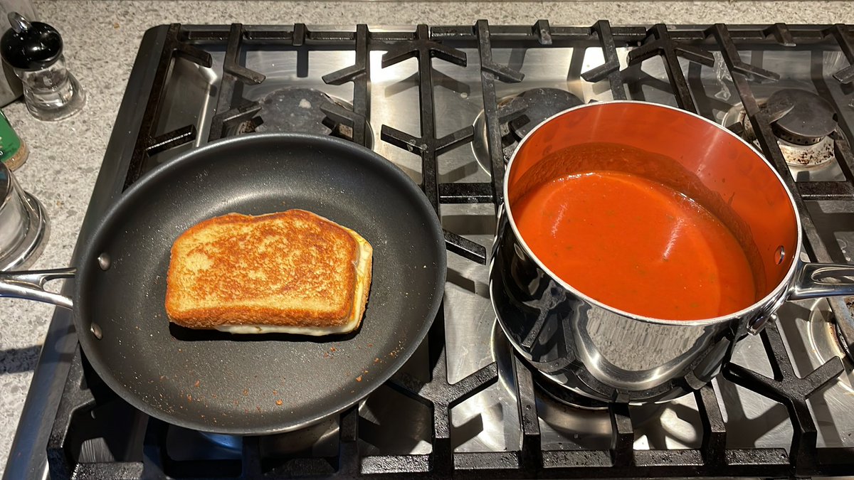 lbstaro's tweet photo. #sunnycooks i made dinner for my family ๐ https://t.co/qaloP0uZ8Q