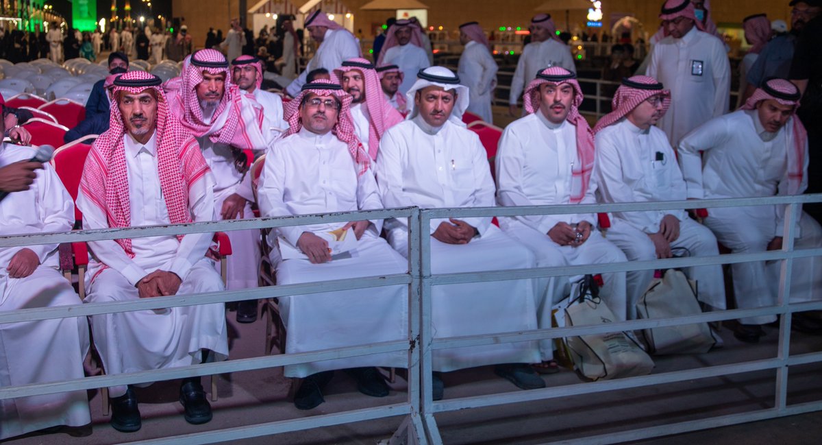 alkharj64's tweet photo. برعاية شركة @stc_ksa أقيم على مسرح #مهرجان_الالبان_والاغذيه_بالخرج لقاء بعنوان"أمن المعلومات"بحضور محافظ الخرج الأستاذ مساعد بن عبدالله الماضي ونائب رئيس صحيفة الجزيرة الأستاذ فهد العجلان ورئيس بلدية الخرج خالد الزيد، واعضاء من ملتقى صحافيون،قدمت خلالها هدايا قيمة للجمهور https://t.co/i56u1Gj97Y
