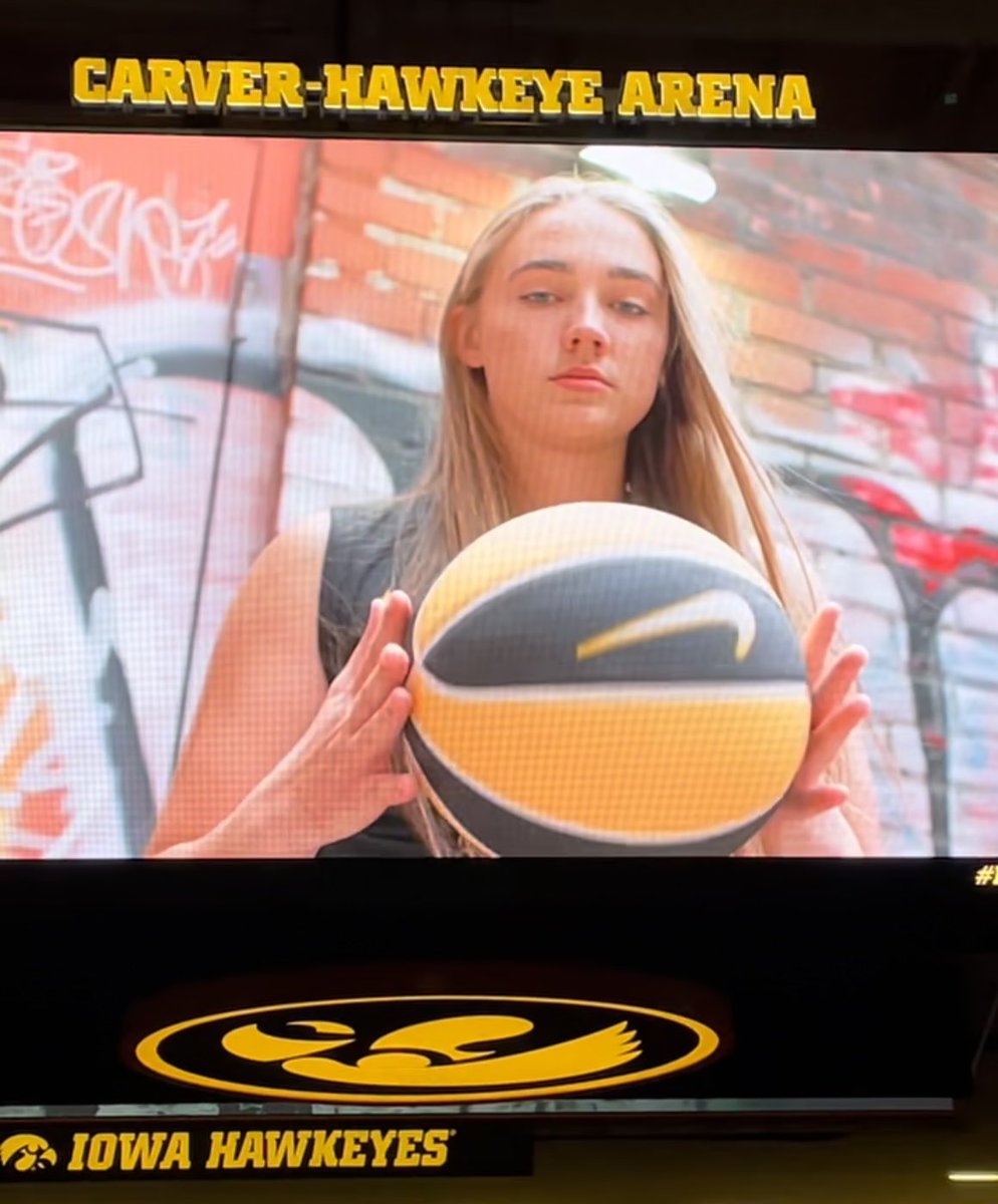 ⁦This beautiful, fierce, compassionate, funny, justice-seeking, dance-loving and LOUD human turns 19 today! So proud to call her my baby girl! Happy Birthday ⁦<a href="/Aj_ediger_bball/">AJ Ediger</a>⁩