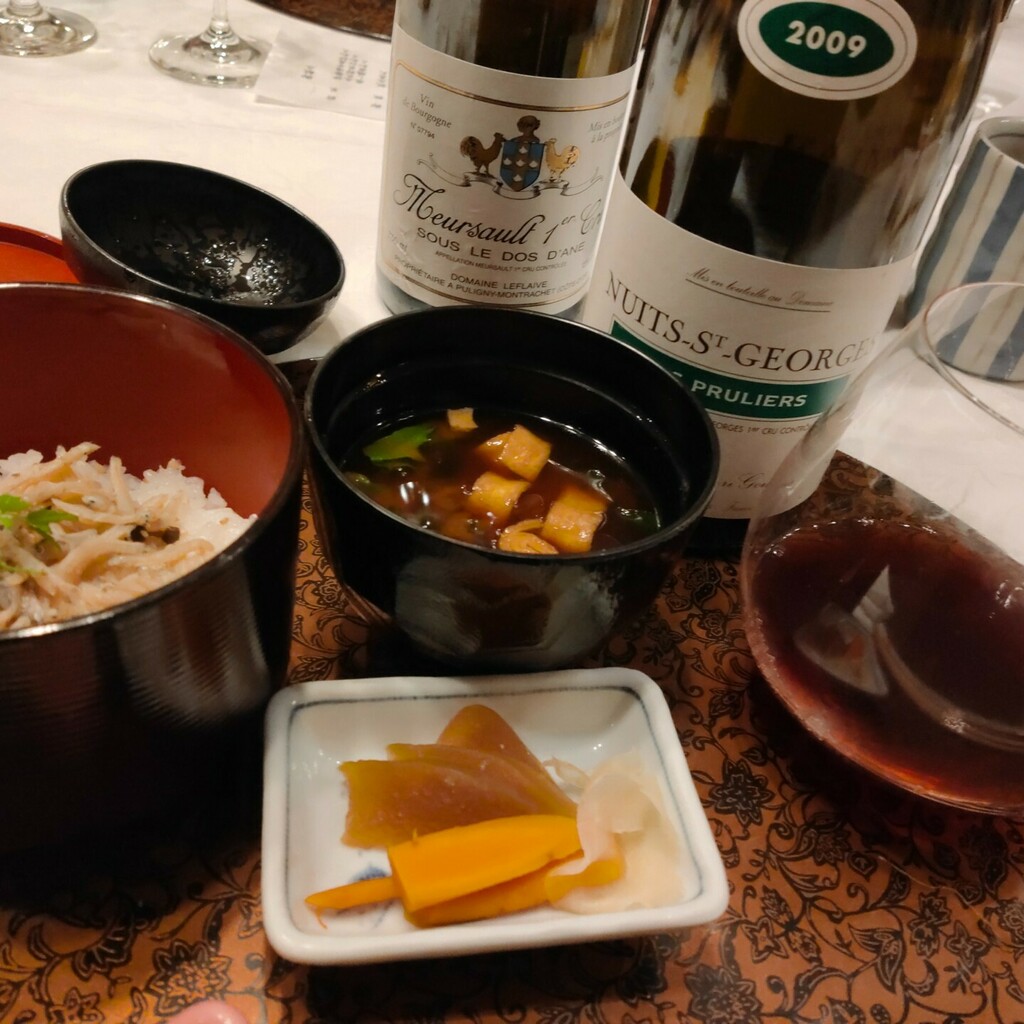 snowwine's tweet image. 平均樹齢50年、標高240～250m、2区画で構成されるアンリ・グージュのレ・プリュリエ。この時代のアンリ・グージュおよび2009年の赤は好み。
#ワイン会 #東京ワイン会 #henrigouges