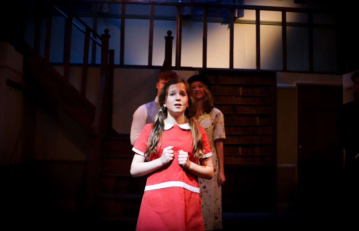TillyWPerforms's tweet photo. Photos from when I starred as Annie in my school production last year ❤️🎭 https://t.co/RAwuJTuSyx