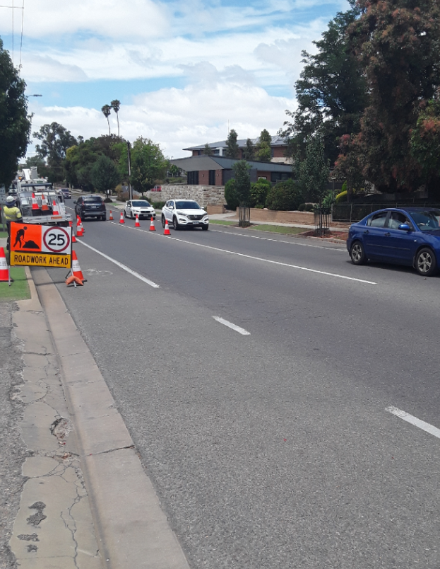 WorkzoneTraffic's tweet photo. We recently supported our valued client @SAPowerNetworks in Murray Bridge with a number of these services on one project, including road closures, traffic control, planning and pedestrian safety.
#trafficmanagement #trafficcontrol #workzonetraining #workzoneway https://t.co/bVdr7FX6Se