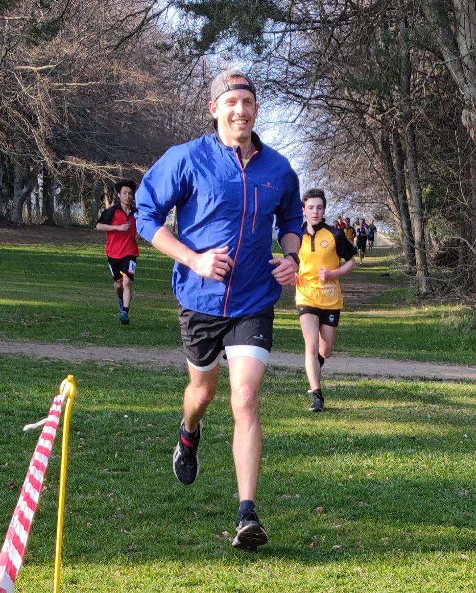 RoundSquareHse's tweet image. Some of our students (and staff) taking part in today’s interhouse x-country. Great to see so many taking the opportunity to represent the house as well as enjoying some meaningful exercise on a Monday afternoon