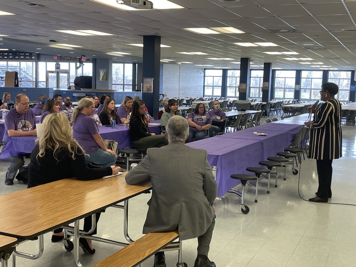 BeckyPringle's tweet photo. This evening I had the chance to connect with incredible local member-leaders from @FCEA_KY—thank you all so much for sharing the issues, challenges, and opportunities that Fayette County faces this year. #NEAJusticeJoyTour https://t.co/VWJR8O1xJu