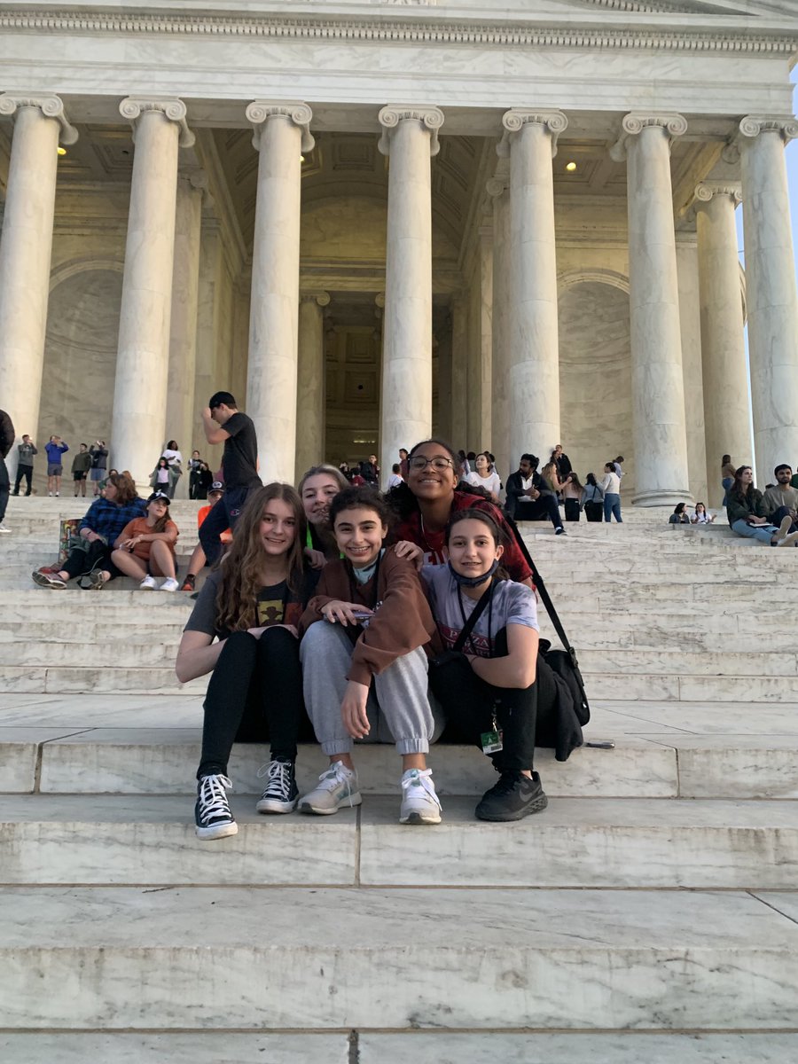 kmsDCbus2's tweet photo. Cherry blossoms, sunset, and memorials!!! https://t.co/KklmKjGGbj