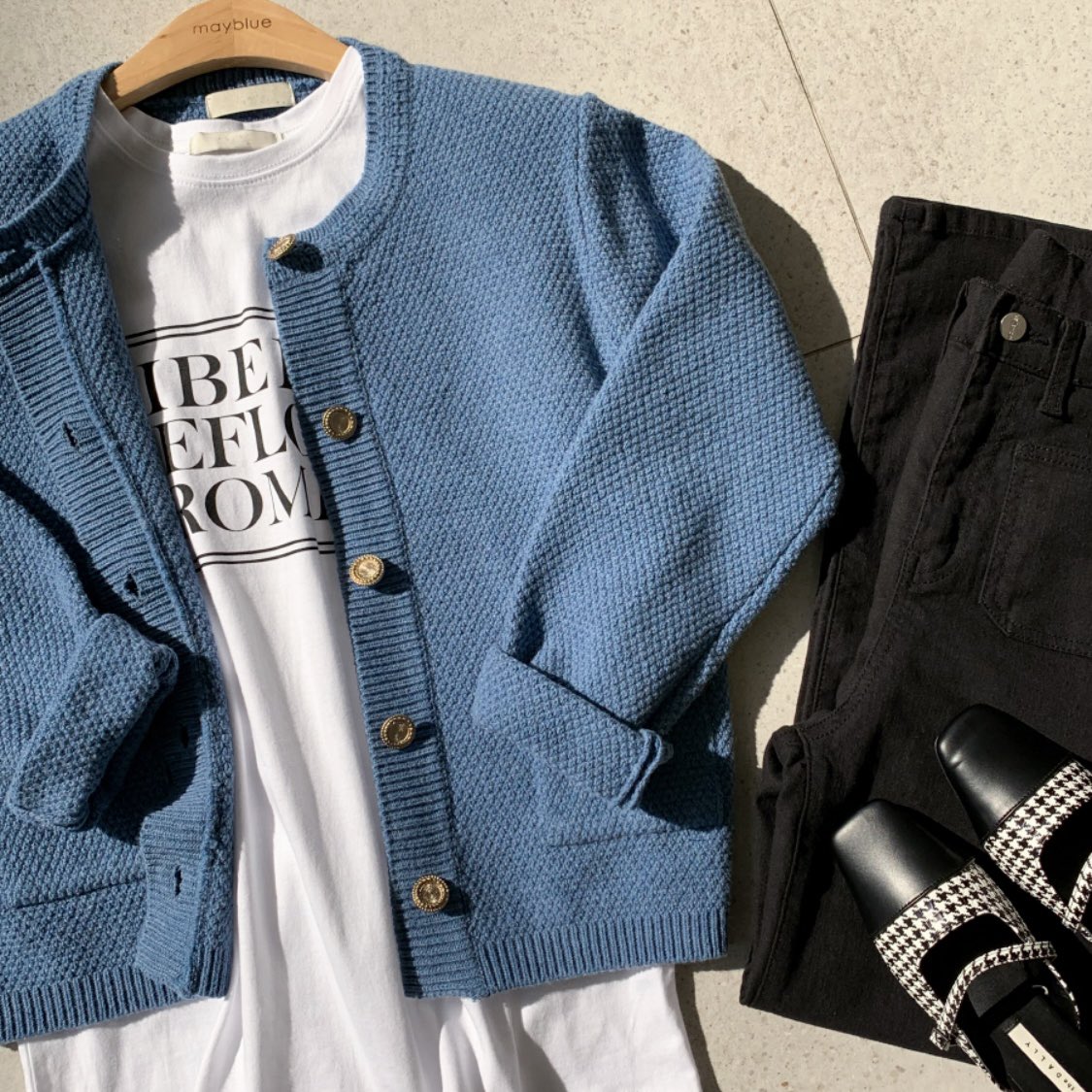 D_HOLICJP's tweet photo. 🚚即日配送アイテム📦
当日の15時までに頼むと即日配送💕
🧶[#mayblue]
ウール混ゴールドボタンカーディガン・p344763
https://t.co/MqIngVYpLy
即日配送の全アイテムはこちら💁‍♀️
https://t.co/roFKzxXw11
※【即日配送】と記載のある商品が対象
※土日は翌月曜日の配送となります
#即日配送 https://t.co/SsW3JedlUG