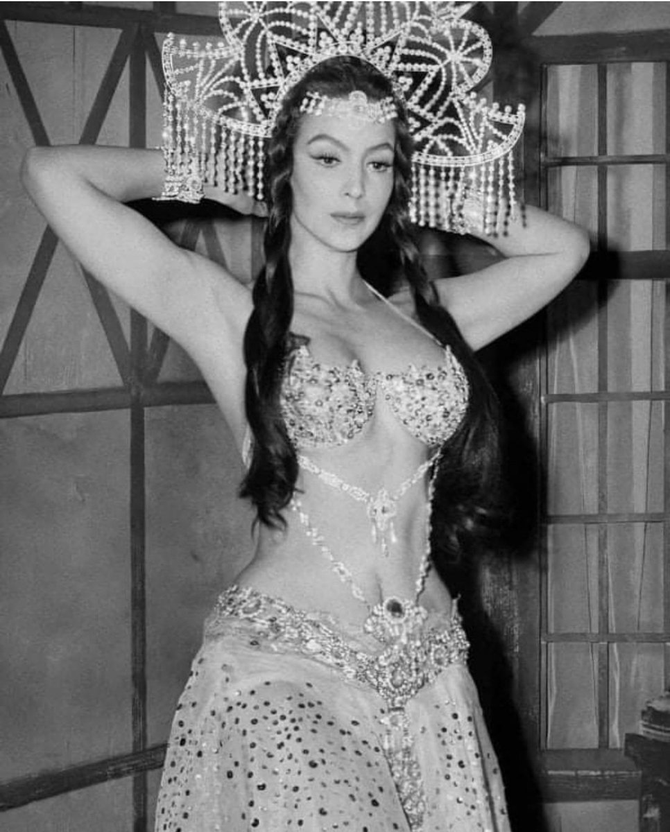juanborrelli's tweet photo. Siempre bella y talentosa, en Venezuela participó como actriz invitada en la telenovela Cristina. RCTV. 1970. ¿ De quién se trata ? https://t.co/Nw81Jmmjeb