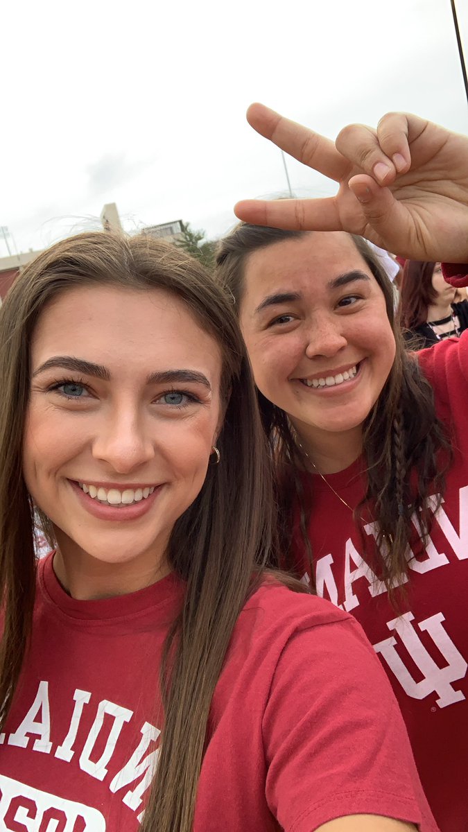 hannah_thacker's tweet photo. @TreyGalloway32 if you ever wanna throw football again @sarahenterline can actually throw a mean spiral if you give her a heads up next time😂 https://t.co/OmIegTBVWX