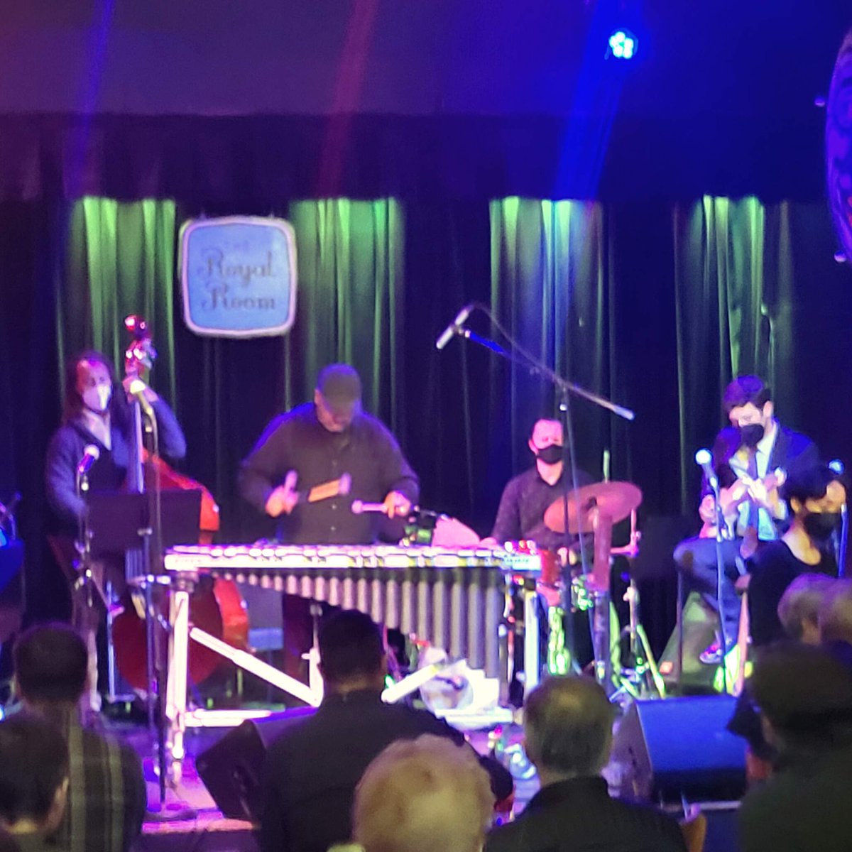 JazzNightSchool's tweet photo. We had SO MUCH FUN at @theroyalroom on Friday! Big thanks to Royal Room staff and everyone who performed, attended, or donated.

Registration will open soon for our Spring 2022 session, which starts April 2nd. 

Schedule your free skills assessment today: https://t.co/rGzILugARH https://t.co/63rQXArp3J