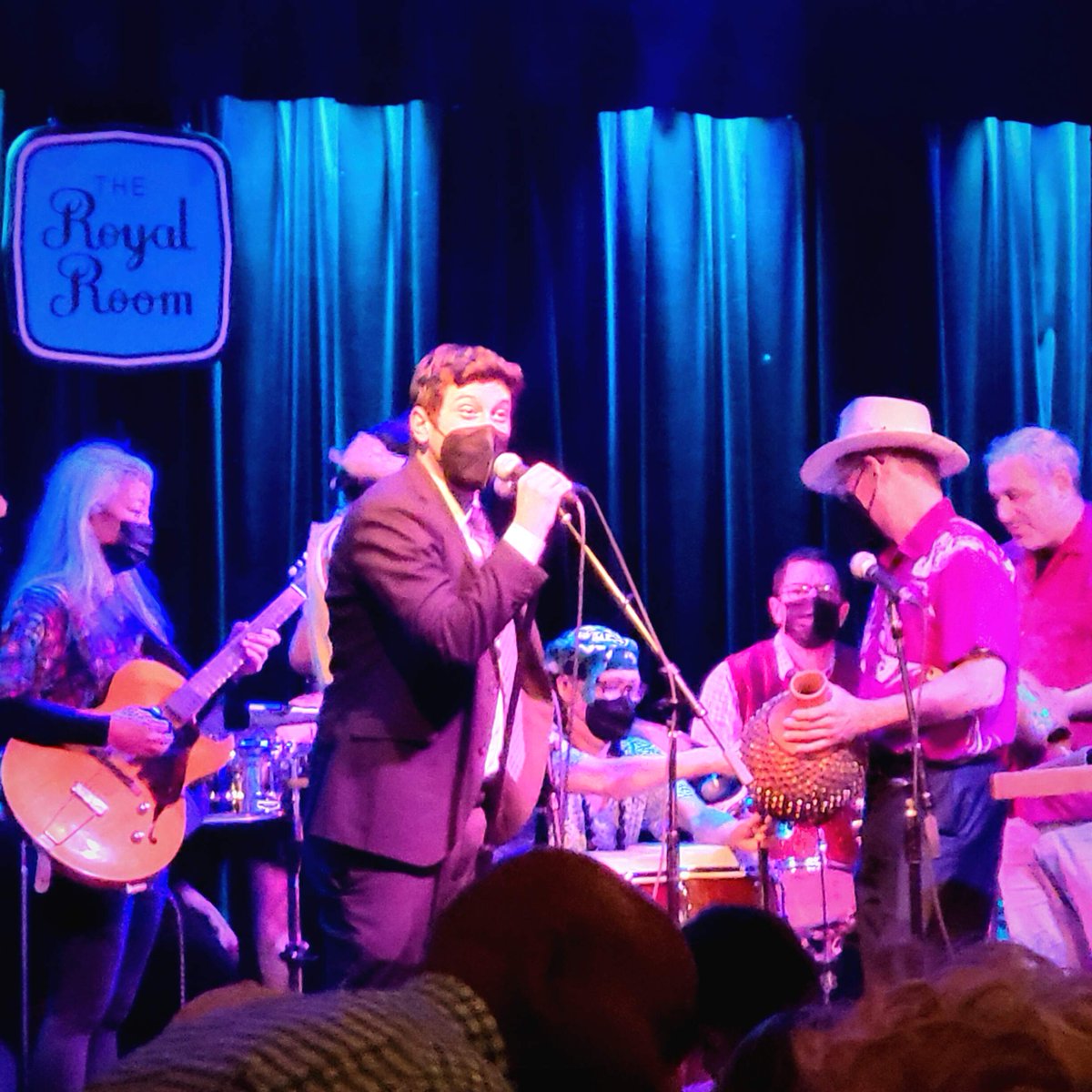 JazzNightSchool's tweet photo. We had SO MUCH FUN at @theroyalroom on Friday! Big thanks to Royal Room staff and everyone who performed, attended, or donated.

Registration will open soon for our Spring 2022 session, which starts April 2nd. 

Schedule your free skills assessment today: https://t.co/rGzILugARH https://t.co/63rQXArp3J