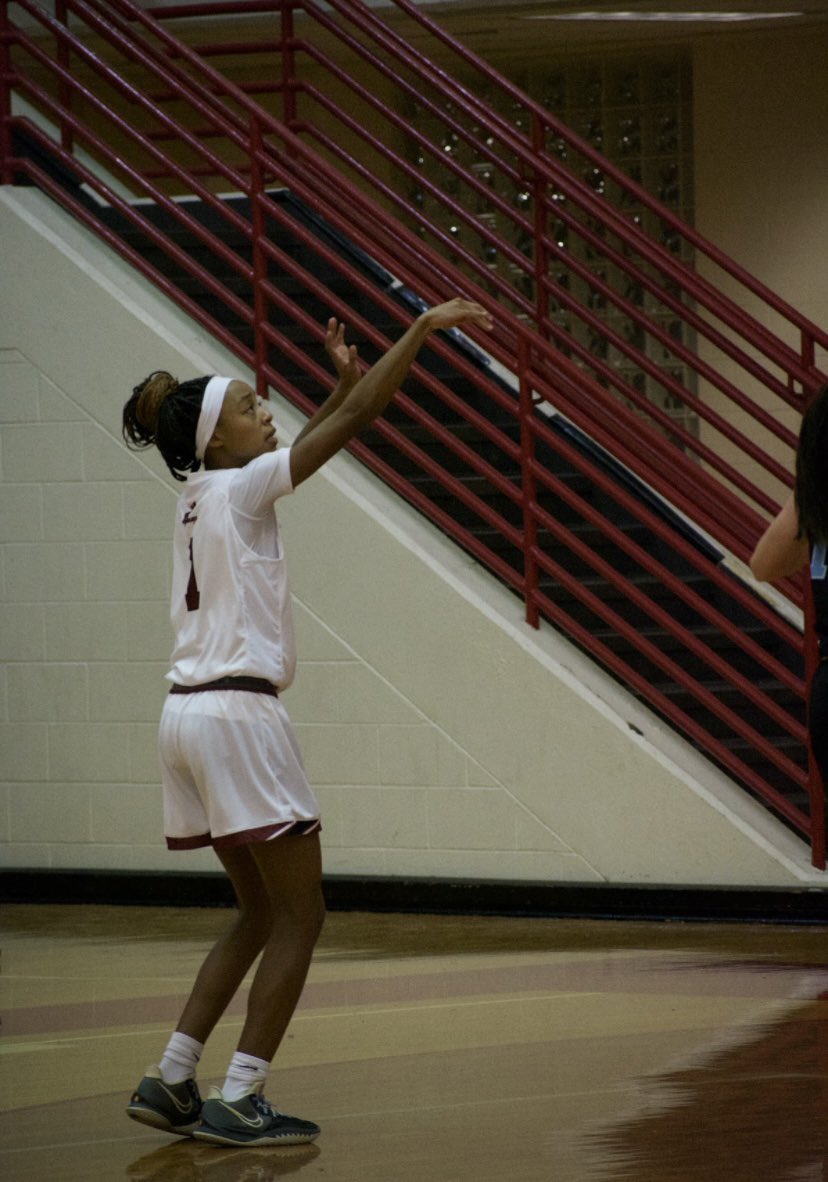 charitycloud1's tweet photo. Here are my senior year highlights 2021-2022 at Whitewater HS! @WhitewaterBball @CoachRichey32 @GoPetrelsWBB @CoachACooley 

https://t.co/LH6kCZODaN https://t.co/fAeWnjjxrm