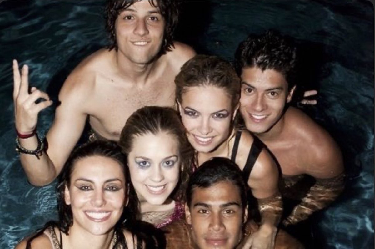 worldarthurelua's tweet photo. @QGRebeldeBR Essa tem meu coração 

ONZE ANOS DE RBR https://t.co/rr7uKSkWNw