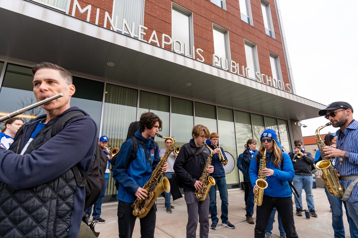 MFELocal59's tweet photo. It's week three on strike for MFT members across the city. We're so grateful for the community support, if you're looking for a way to help, one of the best ways is to write a letter to the school board here - https://t.co/eL6F8HeYJO https://t.co/oQpgzUoSel