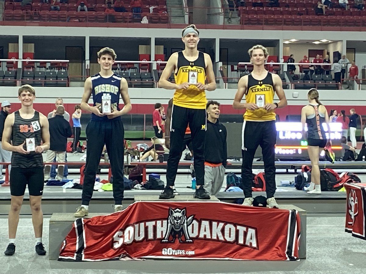 DebThill123's tweet photo. Starting the season out with a first and second place finish at Dan Lennon invite. #kernelhighjumpers #kernelpride https://t.co/O3w0vJMq4w