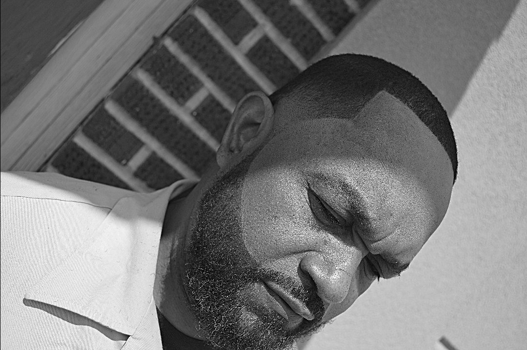 biggdeee's tweet photo. 💈✂️💺 https://t.co/pt2IwSYhEM