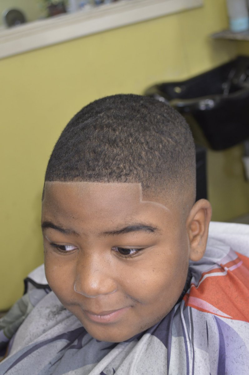 biggdeee's tweet photo. 💈✂️💺 https://t.co/cldbvShQEe