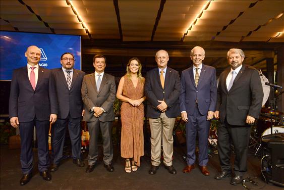 TJSPoficial's tweet photo. CSM prestigia posse da Diretoria da Apamagis: https://t.co/Fk0lbEVsUP #Apamagis #Posse #SomosTJSP #AJustiçaPróximadoCidadão #RedesSociais #SocialMedia #MídiasSociais https://t.co/mD9sg4SmUC