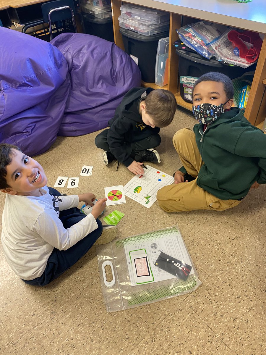ISDmathcoaches's tweet photo. Caught Mrs. King’s class engaged in a few fun WorkPlace stations today! https://t.co/4Xz5V3uDSD