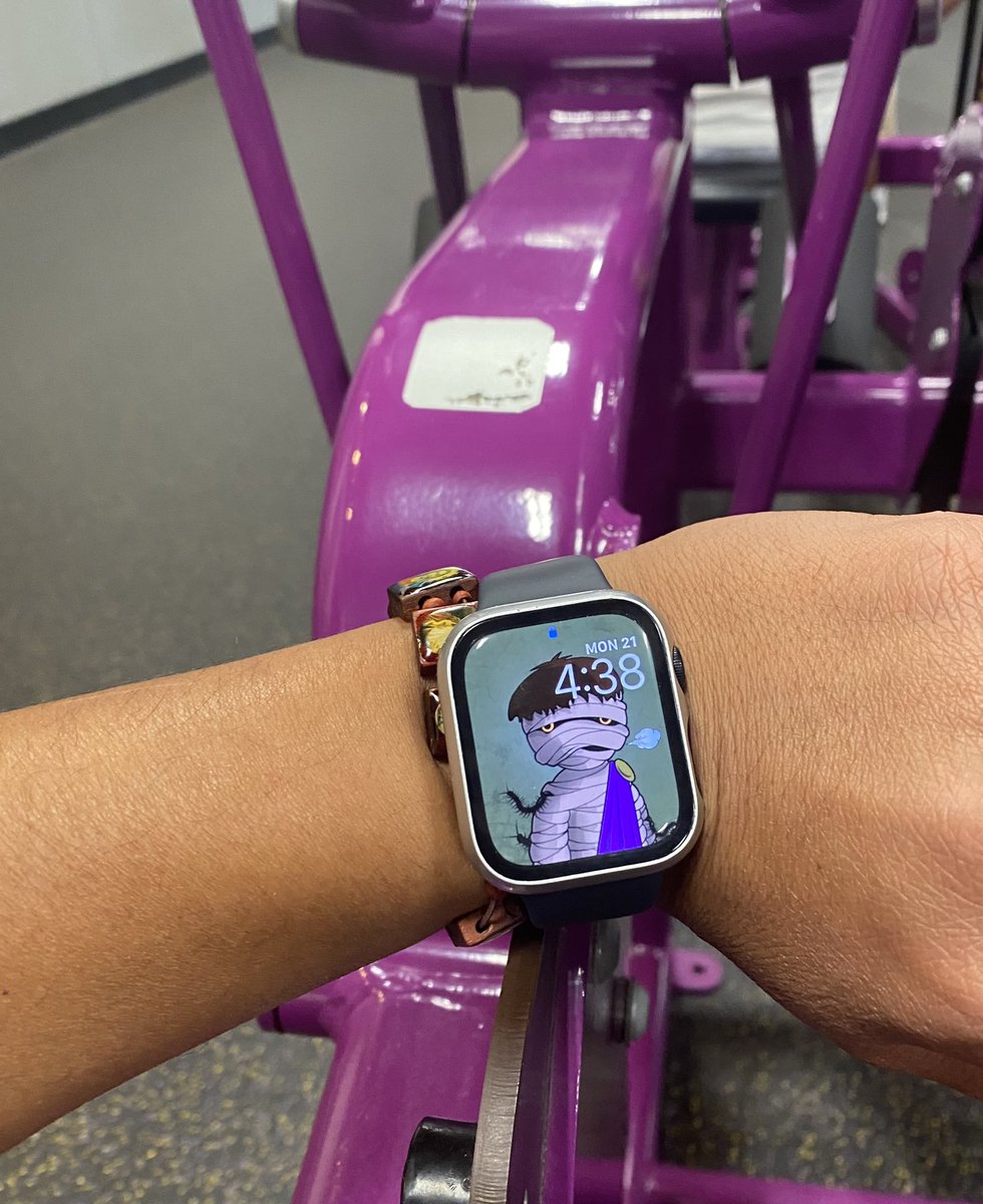 Lazy Lion 2892 tweet media