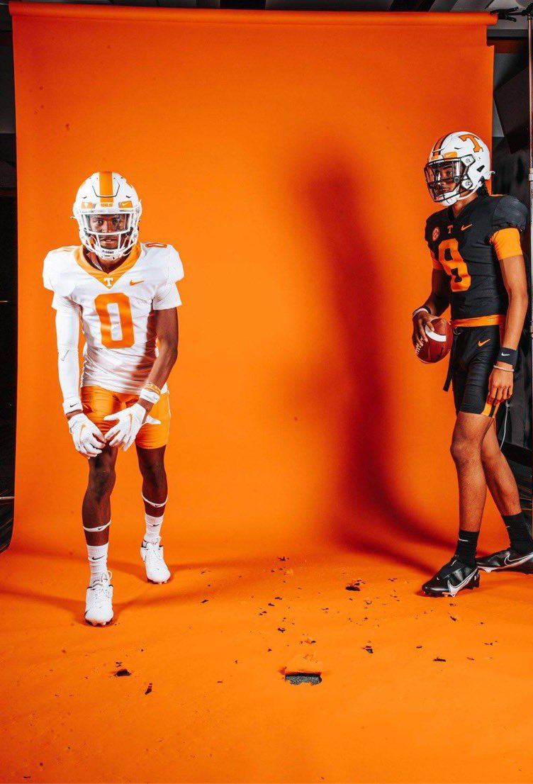 CoachCA4's tweet photo. π€ I wonder @rockytopology @vol_tempo @CoachKelseyPope @PeerlessTheVol fans what yβall think? #GBOπππ#Volnation #another2years #AgentOrangeπ€ https://t.co/hondTq1ON9