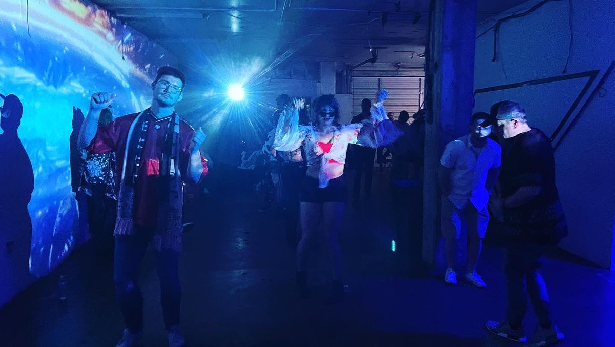 SephiHakubi's tweet photo. Totally fell in love with Austin again after last night. Thank you #AustinMusicWeek and #SXSW #Nightkids who came to the after at Studio 69 and heard me play #CyberTrance. I spent the night and did a little shopping and eating and some landmark joints. Until next… https://t.co/0rcF4bjfjQ