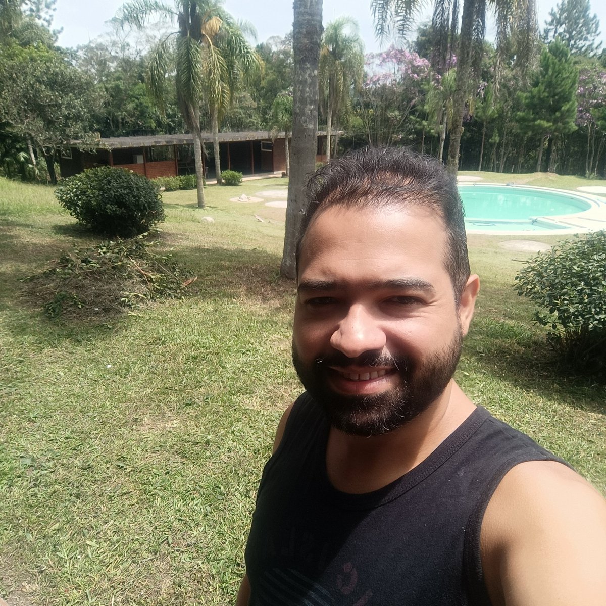 eddie_santos's tweet photo. #NewProfilePic https://t.co/FpBRw0LkDw