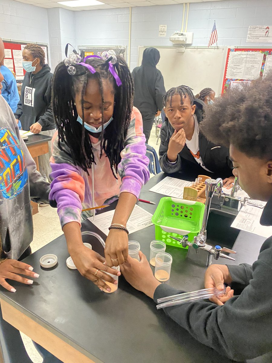 Tri2025's tweet photo. WearetheCity!!!A great Science lesson and lab with the 9th Grade today. A very engaging lesson. @educatorLocke @LettMeLeadTC @LSimmons1920 @thompson_levar @TricitiesFCS https://t.co/ueTNZrtJQv