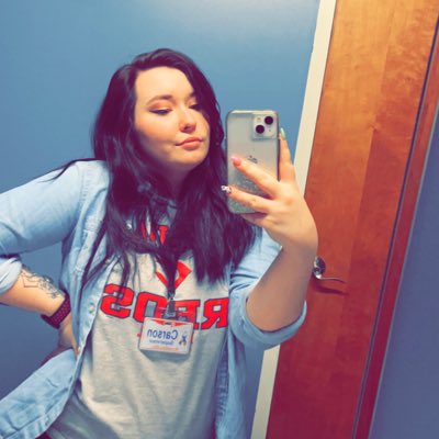 carsonelaine18's tweet photo. #NewProfilePic https://t.co/GLHs6P8O72
