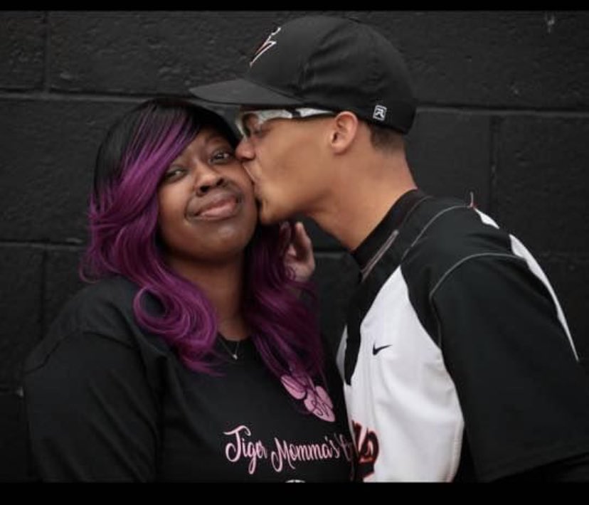 ReeceRootlove's tweet photo. That smile!!! @TylanReece she would be so proud of you. Remember what she always told you!!! Never give up on your dream. You have a story to tell. @keylareece @UNCAvlBaseball https://t.co/N7rTie934r