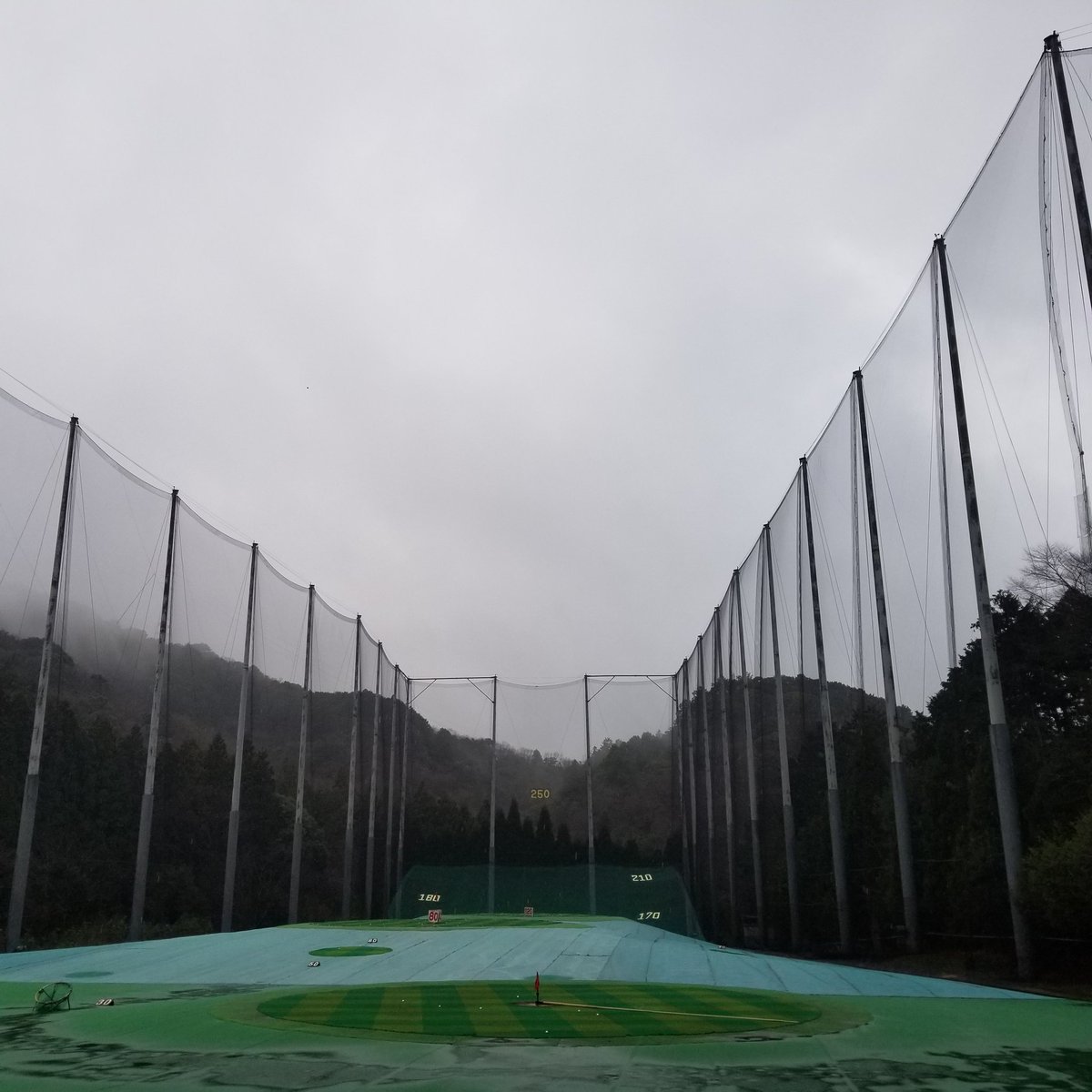 soto032072's tweet photo. 寒い寒い‼️
まさか⛄降るのかな⁉️
朝練します⛳
#朝練
#ゴルフ
#イマソラ https://t.co/ZZgEWjrw7P