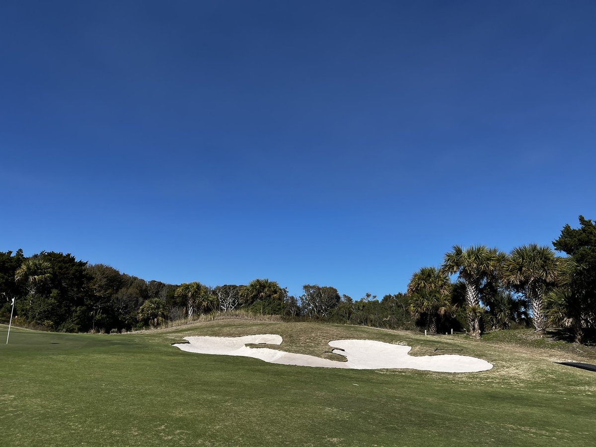 CarlosRPerez72's tweet photo. Beautiful day for the CR Lutzke Golf team @ Bald Head Island Club. Setting bunker sand to right depth plus sand replenishment to all 18 holes. https://t.co/X8szxFDuYk