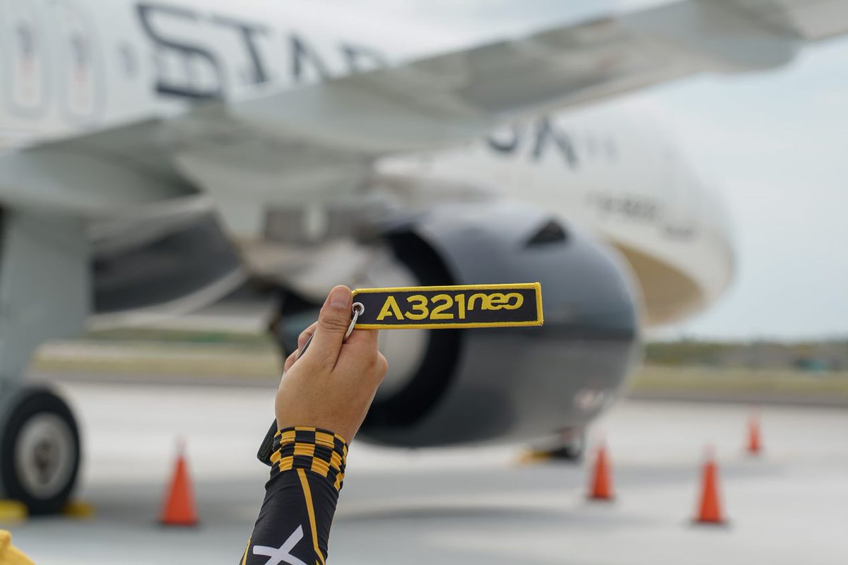 starluxjapan's tweet photo. ／
BIG NEWS📣
ついに日本でも入手可能に！！
＼

2022年3月22日より #crosswing 
#topgun #annexwing の店舗にて
#スターラックス航空 の
モデルプレーンとフライトタグを
ご購入いただけます👏
航空ファンはお店にダッシュ🏃‍♂️💨

詳細は👇
https://t.co/1PLi95YDbz

#A321neo
#A350XWB
#STARLUX https://t.co/zHexmJehmA