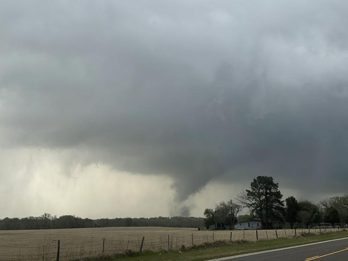 _Radarr's tweet image. Caught the Webberville-Elgin tornado after leaving almost every storm right before they produced. On the board for 2022