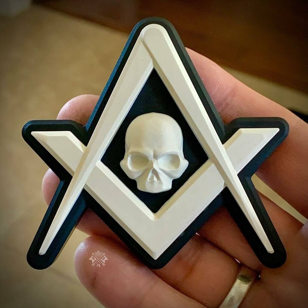 FossilB's tweet photo. New car emblems and badges coming soon.
.
#autoemblem #carbadge #skull #noskullsinmasonry #2b1ask1 #aasr #afam #bluelodge #brotherhood #brotherlylove #glotx #fossilbluff #francmaçon #fraternity #freemasons #freimaurer #lodge #mason #masonic #mastermason #maçon #regalia #scot… https://t.co/wElv0H0II6