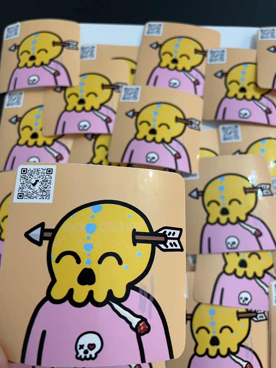 Friendly reminder to get some stickers for your next NFT event 😁! 

#nft #LazyLions #famorie