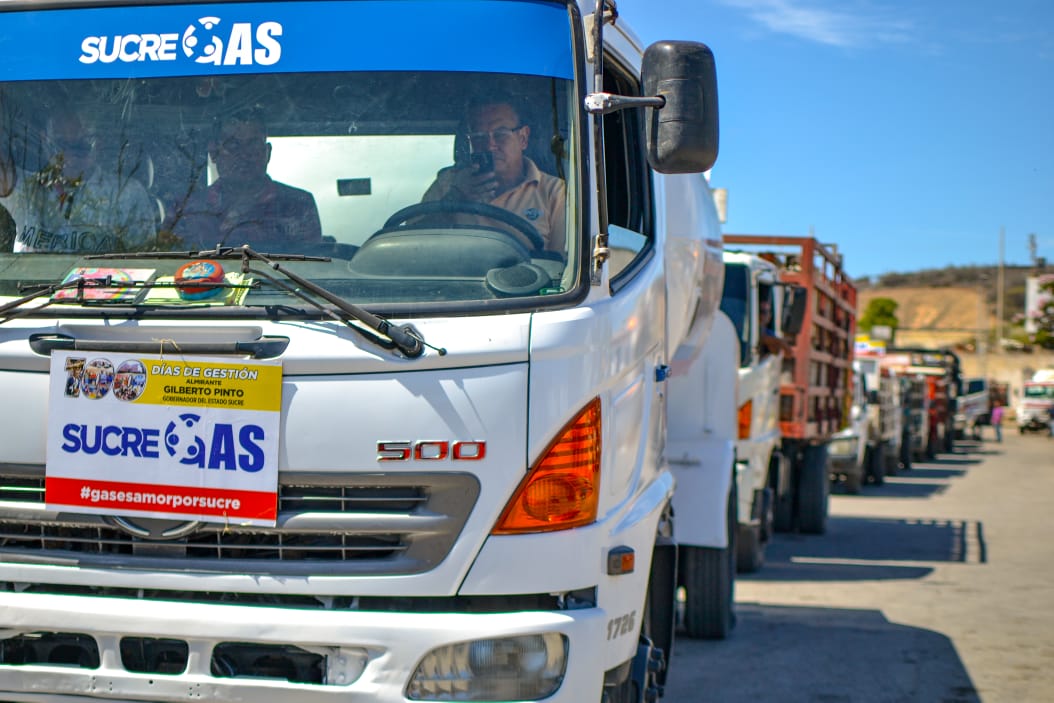 Foto de Mario #Entérese | 14 camiones de la flota secundaria de Sucre Gas, fueron recuperados y desplegados en la jornada de saturación este #21Mar. #100DíasFullTrabajoPorSucre @GpintoVzla @nicolasmaduro @dcabelloR @delcyrodriguezv @savesOficial #SAVESTrabajaPorSucre