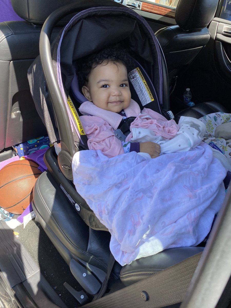 JEDImindedQue's tweet photo. #LoveAndBasketball - #DaddysGirl - her smile says it all (her eyes smile, too).. #LetItMarinate #MyBodyOfWork #DutyOfCare #ChairmanOfHerBoard - applications coming.. #WhosWithMe https://t.co/LyYHXsA1Dw