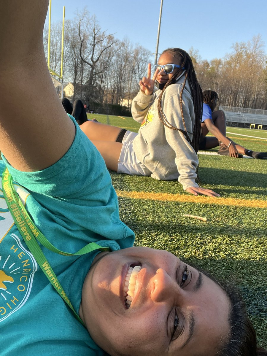 hhs_prncpl's tweet photo. Our Warrior family is the best! In an attempt at #selfcare  &amp; #fitness @ehphelps &amp; I started running the track after school. Our Warriors encourage us &amp; even invited us to join an ab work out today. Their support means the world to us🥰#fitadmin #BetterTogether @HenricoHighSch https://t.co/KiluF3v0B4