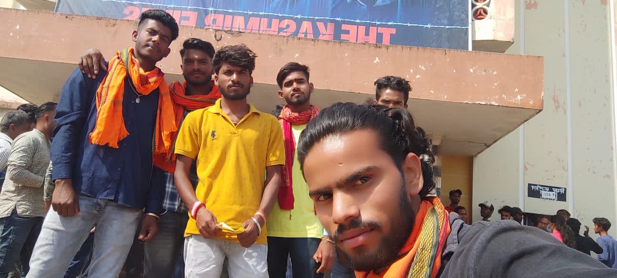 OfficialTeamPs's tweet photo. Team लोहरदगा, झारखंड🚩

Watching #TheKashmirFiles 

#TeamPrashasakSamiti https://t.co/cnVxHnL31R