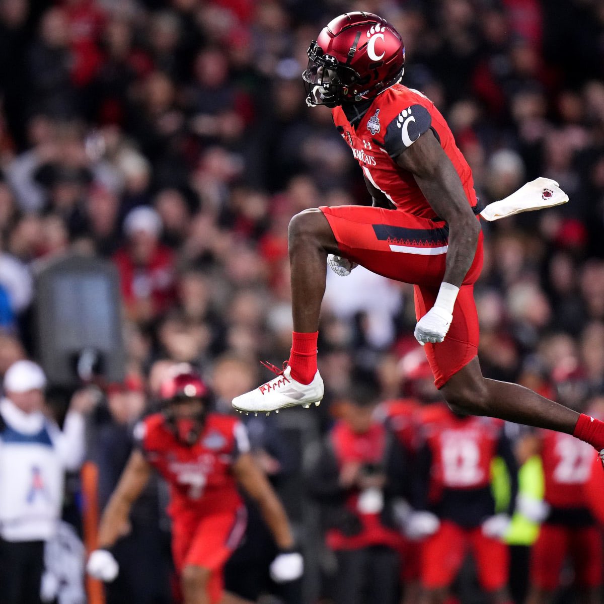 daeh2023's tweet photo. The University of Cincinnati offered!  #Bearcats https://t.co/ddNCX2Jo1L