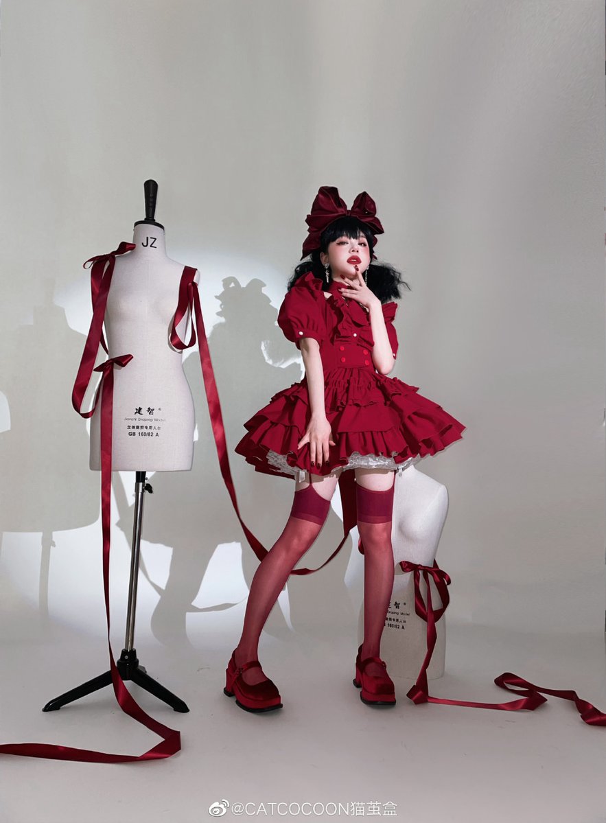 CATCOCOON A Doll's House セットアップ レッド CATCOCOONの「A Doll's