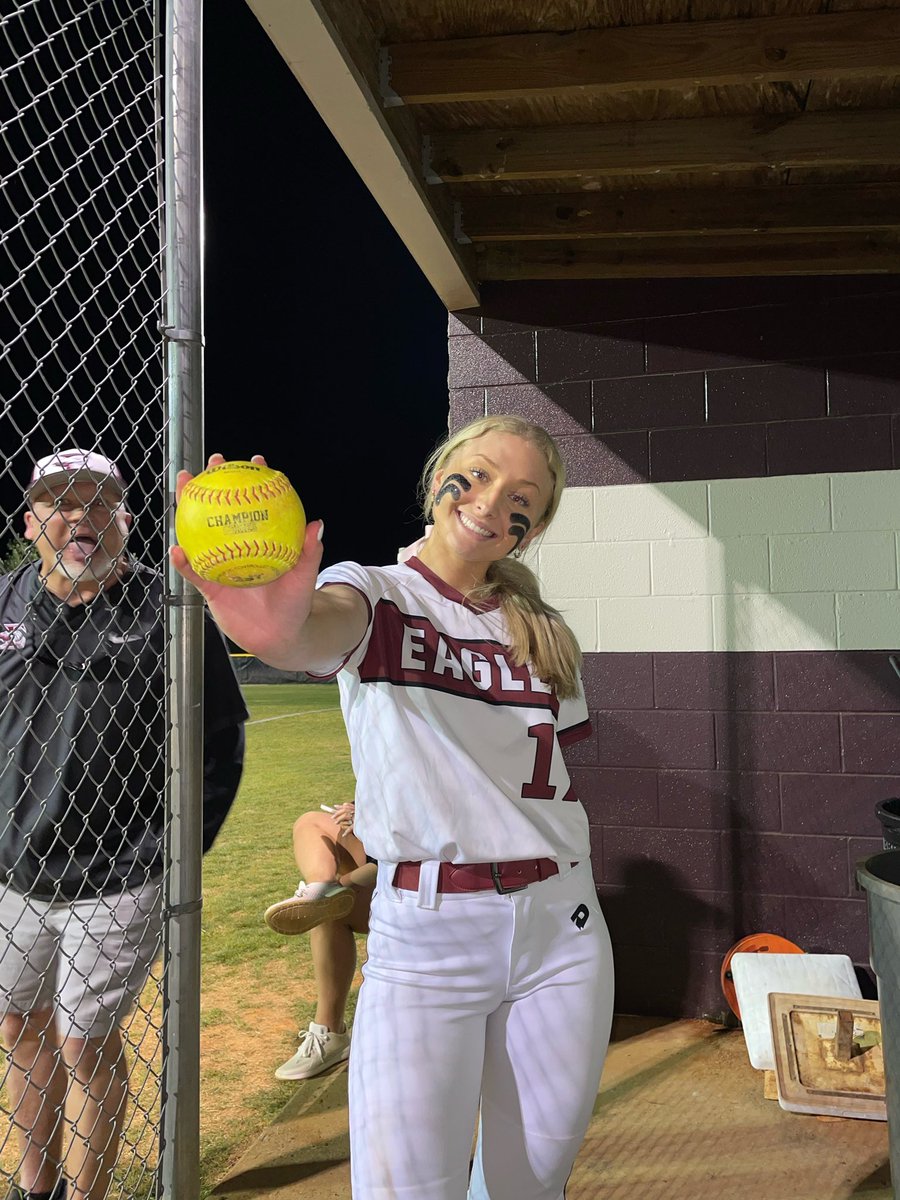 Bella Bain hits a dinger to aide the Lady Eagles in their 7-6 win over Siegel. GO EAGLES. Congrats to these girls for their amazing win tonight! 🦅 always proud-no matter what!