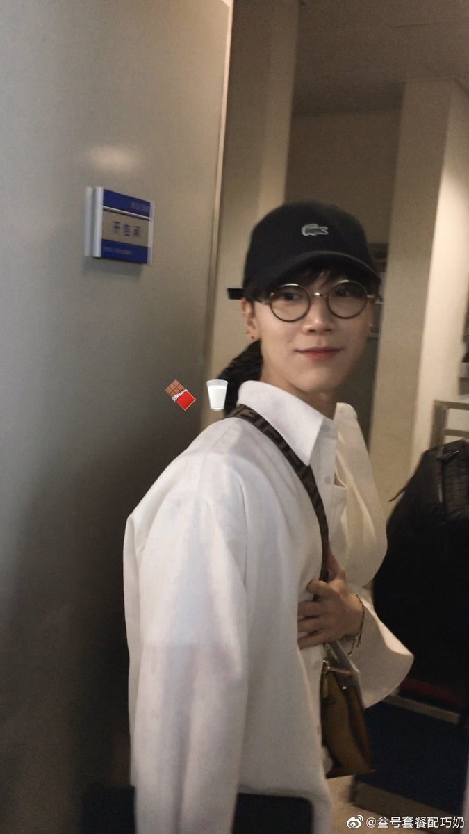 บอกมะได้ชอบแต่พอเค้าเดินผ่านชะเง้อคอยาวเลย!