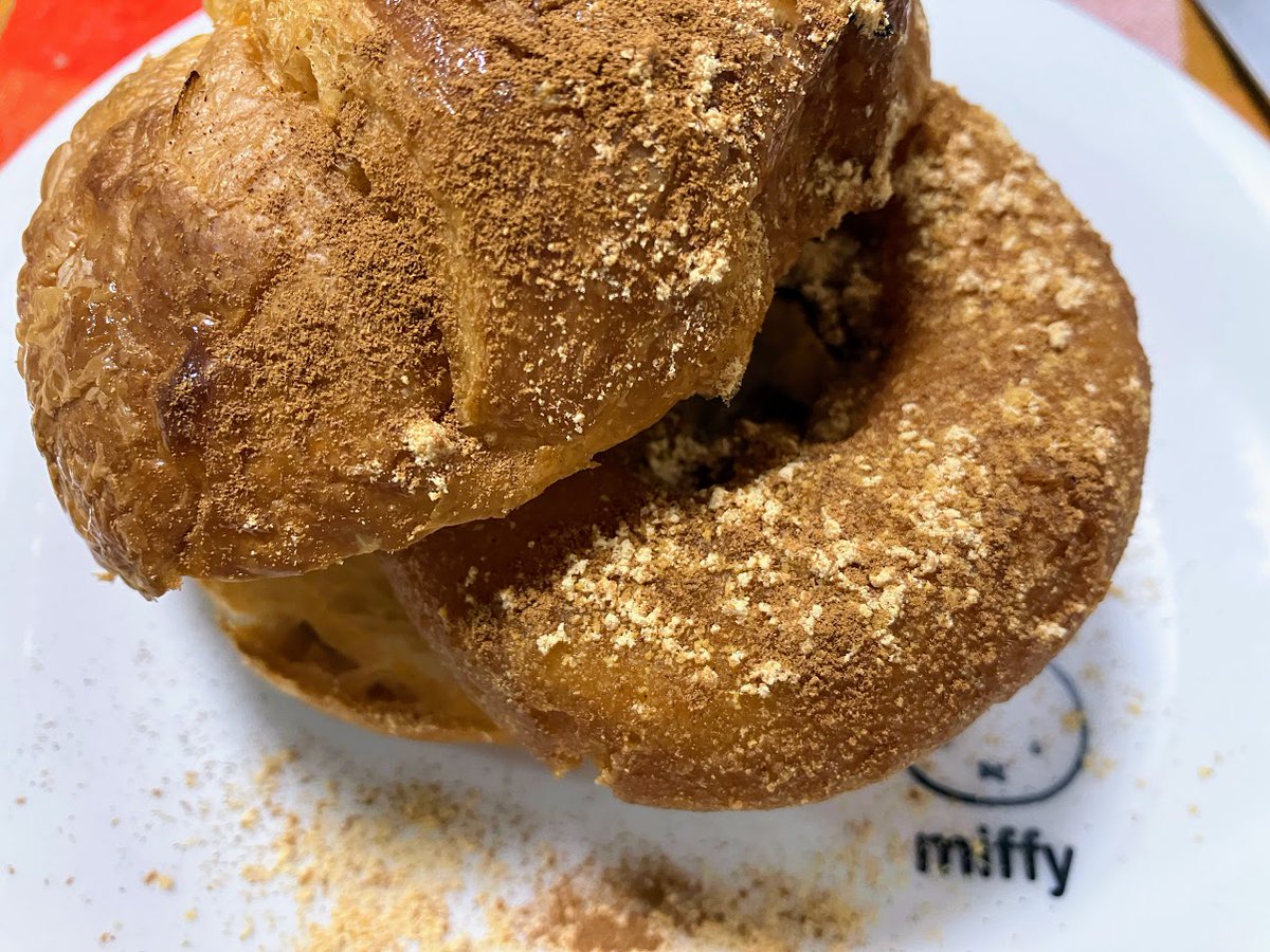 まつりか クロワッサンドーナツです ドーナツサンド お菓子 おうちカフェ 食事記録 スイーツ クロワッサンドーナツ T Co Vemy9h5dcq Twitter