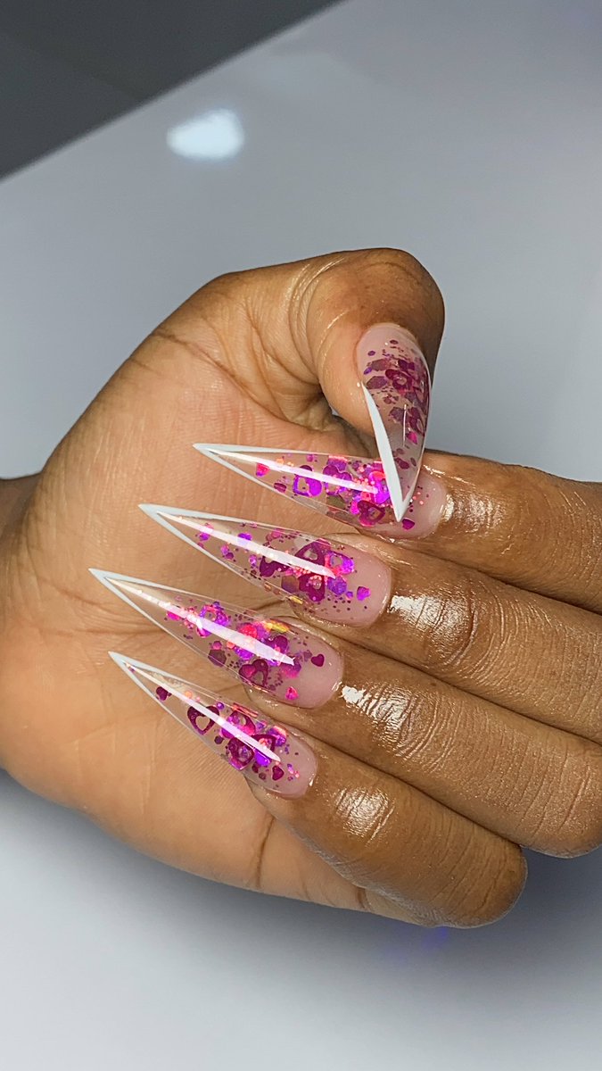 donkor_akosua's tweet photo. My nail artist just got on Twitter…. @Miracleonnails1 He’s amazing… he’s super fun I promise… Try him ladies. https://t.co/Z3w573SdQ8